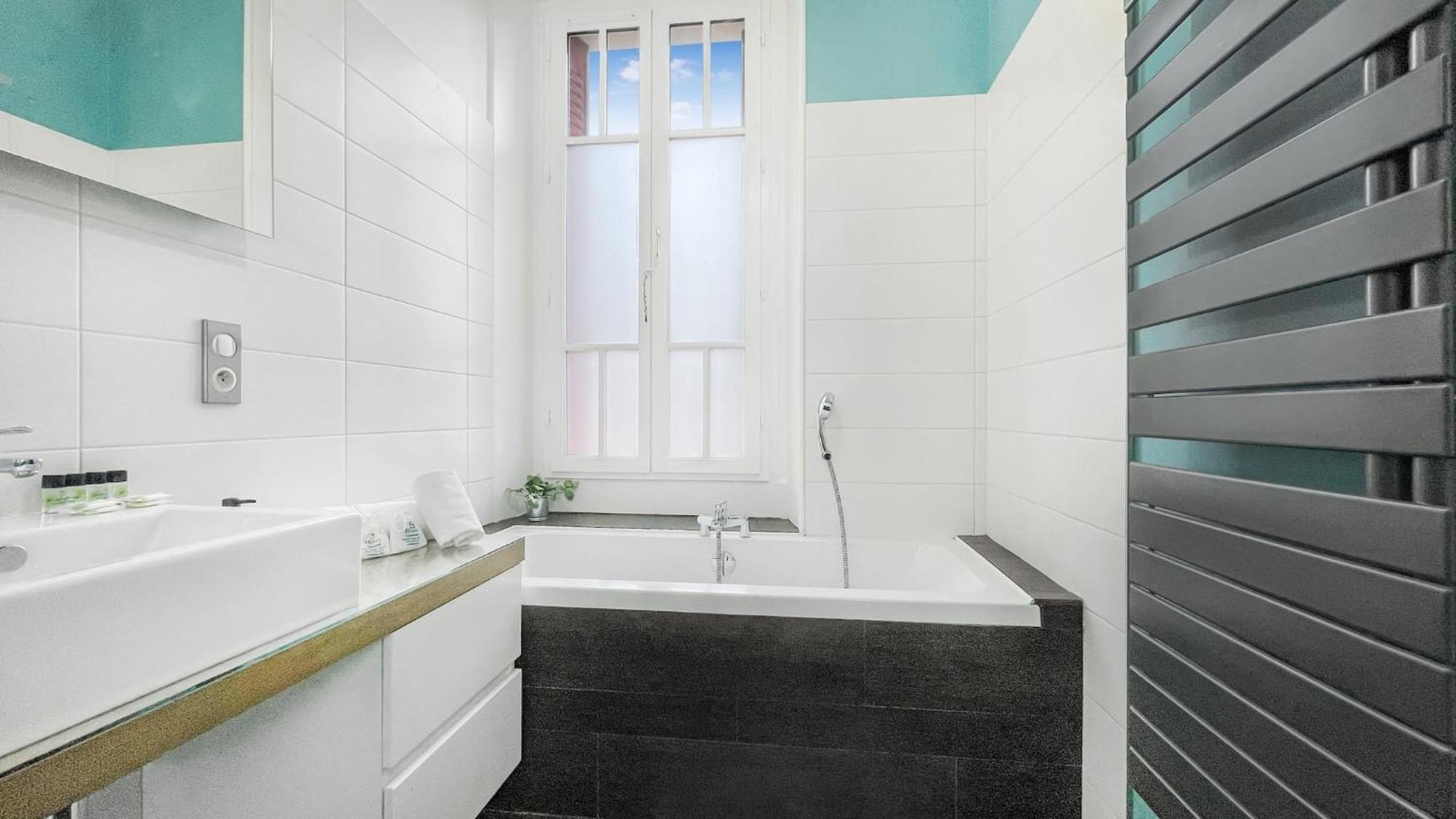 Homey Awesome - Proche Gare Et Tram - Centre-Ville - Balcon Prive - Wifi Gratuit Annemasse Dış mekan fotoğraf