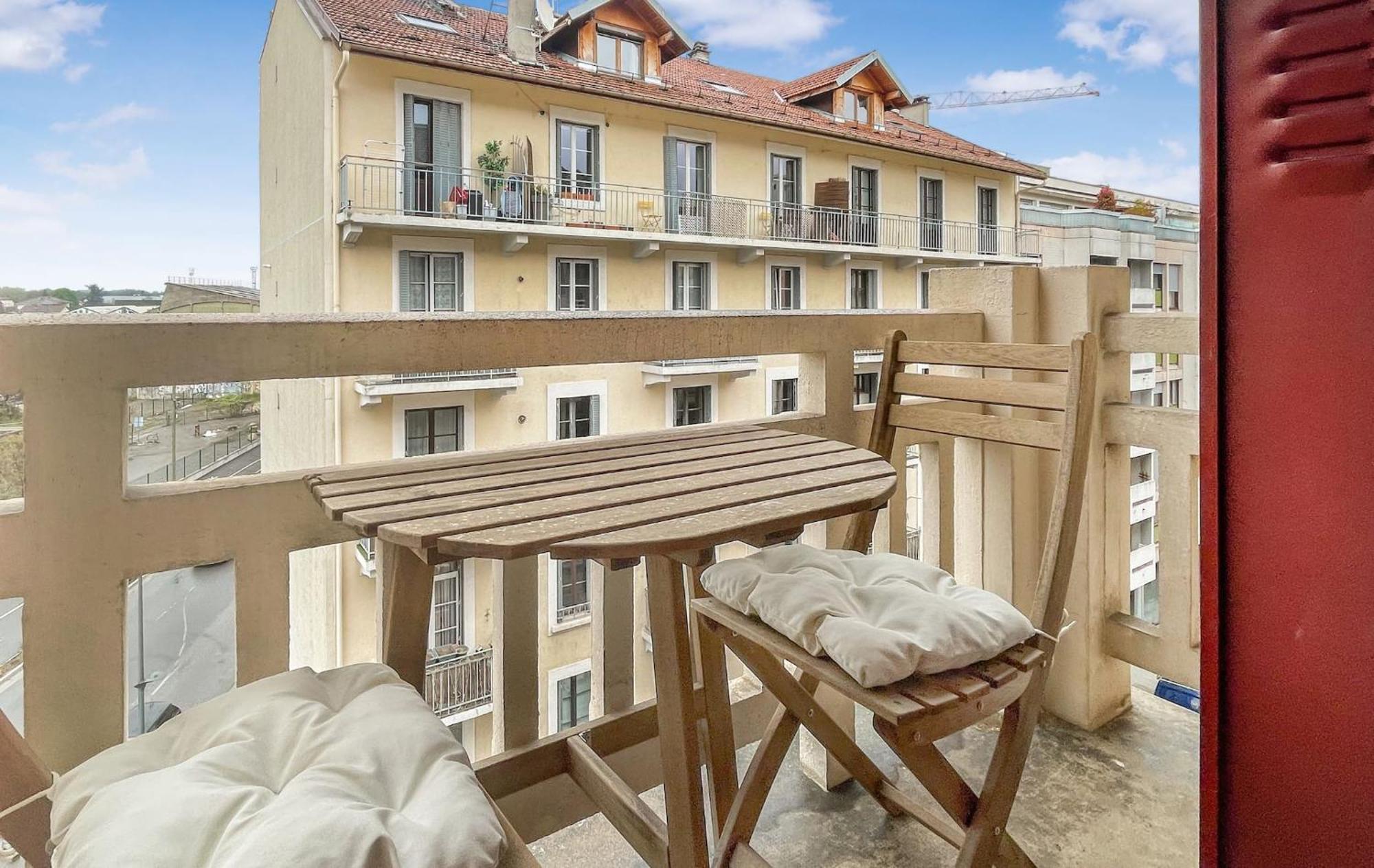Homey Awesome - Proche Gare Et Tram - Centre-Ville - Balcon Prive - Wifi Gratuit Annemasse Dış mekan fotoğraf